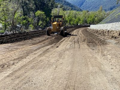 Anunciaron el reinicio de las obras de asfalto de la Ruta Provincial 65 a Villa Traful