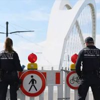 Condenado a cuatro meses de prisión por toser al grito de "corona" sobre dos policías