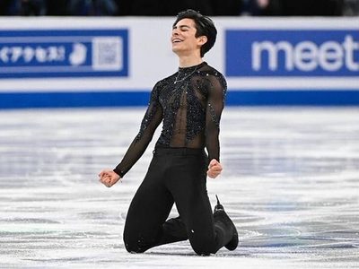 Donovan Carrillo gana la medalla de plata en el Bavarian Open 2025 de patinaje artístico