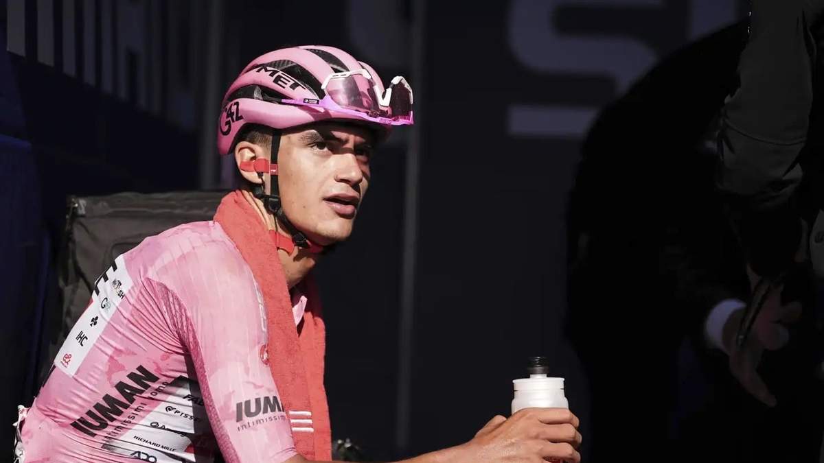 Isaac del Toro mantiene el liderato del Giro tras 16 etapas; la competencia termina este domingo