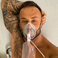 Muere por coronavirus influencer de 33 años que negó la existencia del covid-19