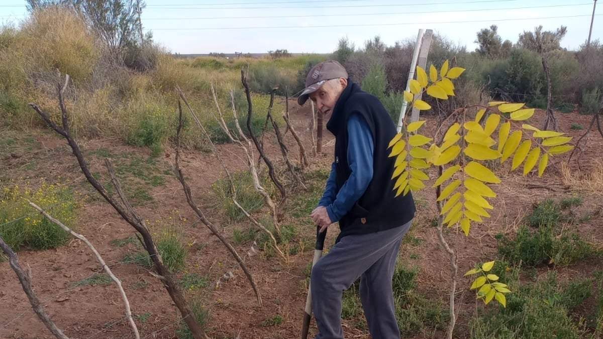 El vecino que busca hacer crecer un bosque. Fuente: (Facebook)