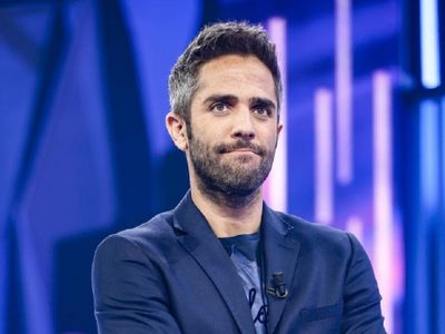 Roberto Leal revela en directo la afección que padece y conmociona al público
