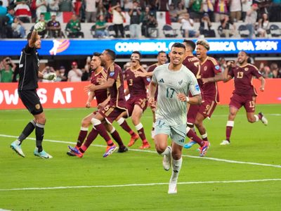 Orbelín Pineda falla penalti y México sucumbe ante Venezuela en la Copa América
