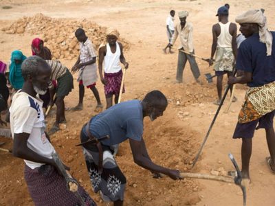 Una de cada tres personas en el mundo carece de agua potable, advierte la ONU