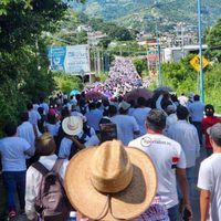 “No al cobro de piso, si a la paz” claman en marcha contra violencia del crimen organizado