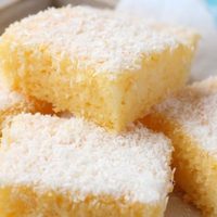 Torta de coco súper húmeda: poné la pava y hacete esta receta con 5 ingredientes, sin azúcar y sin harinas, que te va a encantar