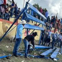 Se desploman gradas en jaripeo de Alaquines, San Luis Potosí; hay unos 20 heridos
