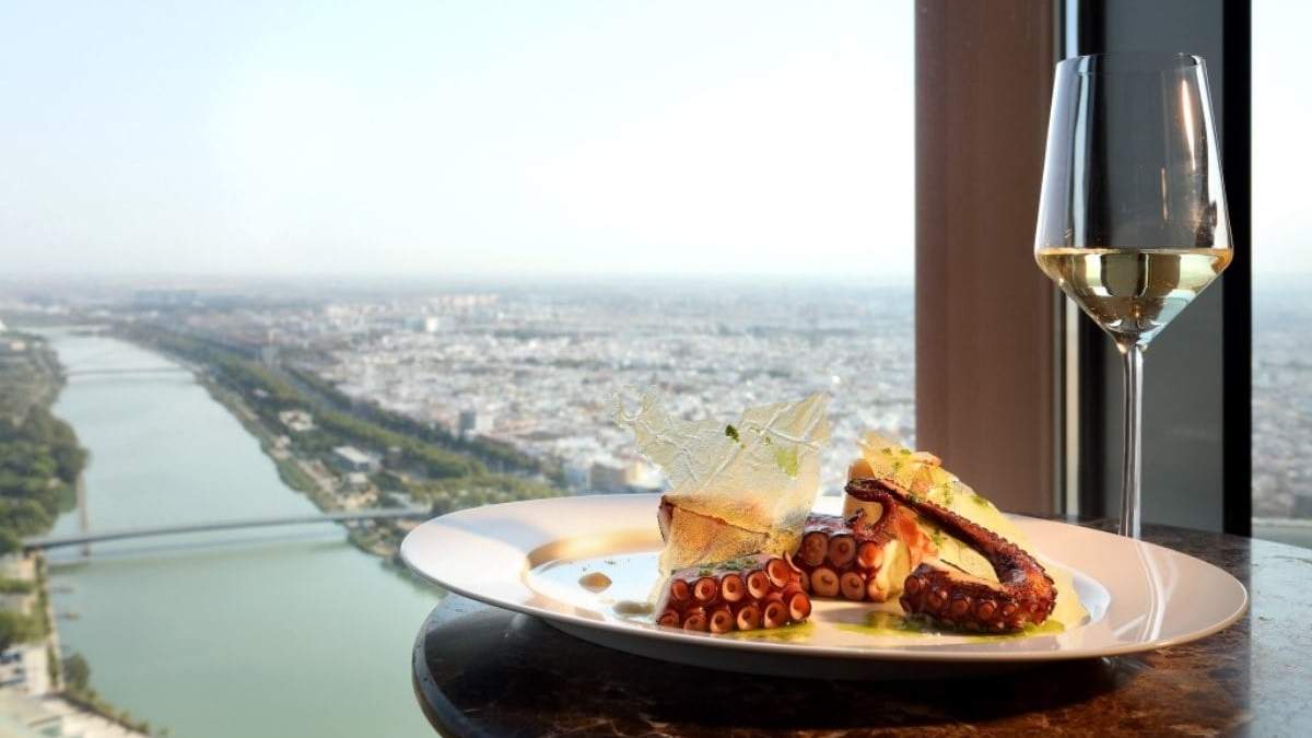 Gastronomía y una noche en hotel. Fuente: (Instagram)