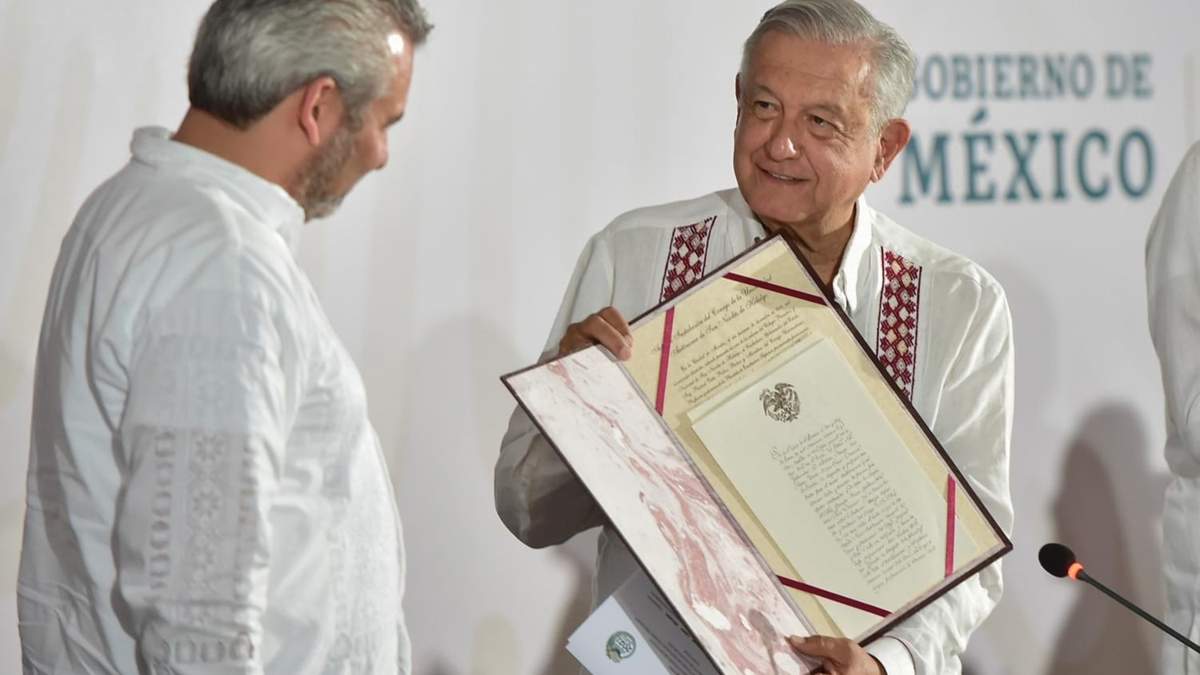 El gobernador Alfredo Ramírez Bedolla y el presidente Andrés Manuel López Obrador en Morelia