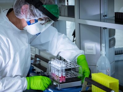 Coronavirus: en el inicio de la cuarentena estricta, hubo 2.667 contagios y 44 fallecimientos
