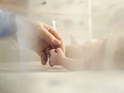 Otro golpe bajo del coronavirus: falleció un bebé de 23 días en Filipinas