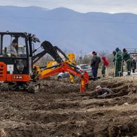 Macedonia del Norte se prepara para enterrar a las víctimas del incendio de una discoteca