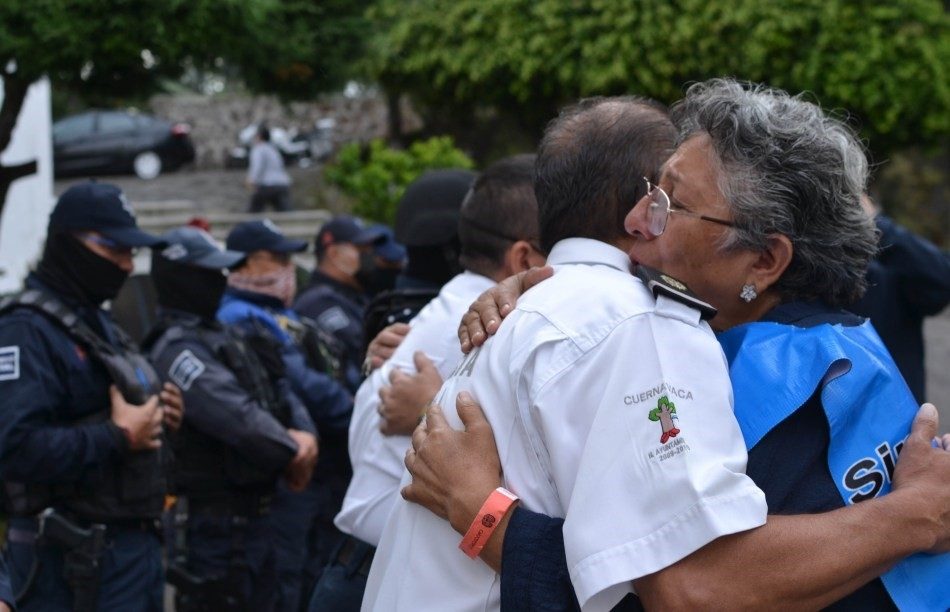 policías