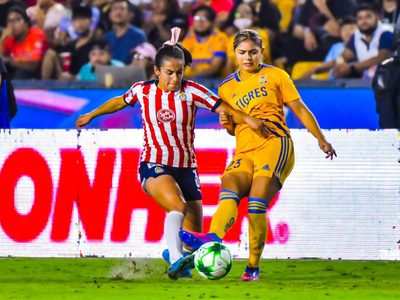 Tigres femenil vence 2-0 a Chivas en la ida de la semifinal