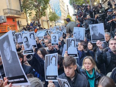 Junto a ministros y la comunidad judía, Milei reafirma el reclamo por justicia en el 31° aniversario del atentado a la AMIA
