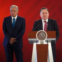 La UIF reporta denuncias contra tres políticos y 35 gasolineros por huachicol