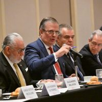 México analiza ajustar sus políticas arancelarias por la guerra comercial entre EU y China