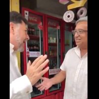 Fernández Noroña discute a gritos con adultos mayores y el video se vuelve viral