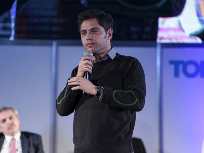 Kicillof oficializó el aumento salarial para los estatales bonaerenses