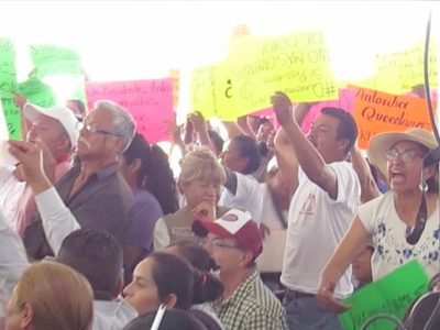 "Antorcha está presente", gritan a AMLO en Querétaro; "ya no va a haber intermediarios", revira