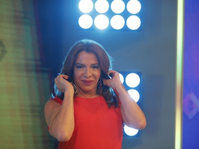 "A cargar nafta": Lizy Tagliani presentó su nuevo auto y mostró el radical cambio en su apariencia