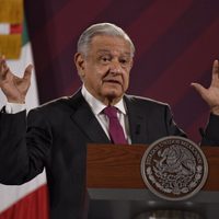 “¿Para quién trabaja?”, cuestiona AMLO al ministro Luis María Aguilar