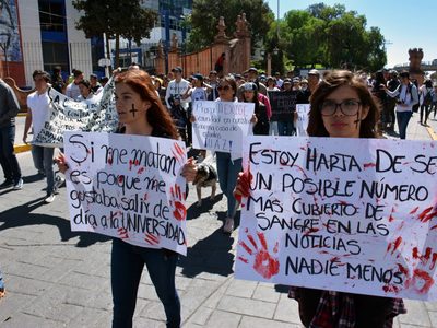 Protestan universitarios zacatecanos por la violencia