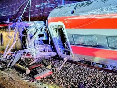 Ya son 39 los fallecidos y 152 los heridos por el choque de trenes en España