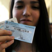 Alrededor de 900 mil adolescentes podrán votar en las PASO: cuánto representan en el padrón nacional