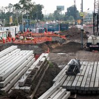 Opositores a distribuidor vial en Xochimilco advierten riesgos ecológicos por la obra