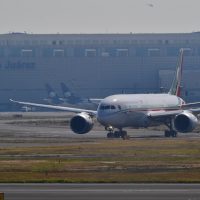 Avión presidencial aterriza en el AICM; sigue proceso de venta