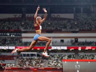 La venezolana Yulimar Rojas impone récord mundial en salto triple femenil (Video)