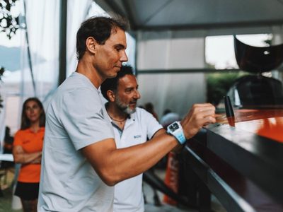 Las vacaciones de Rafael Nadal: viaje por el Lago di Como y la visita de una figura de Hollywood
