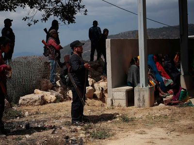Advierten desplazados por el narco en Guerrero: “Nos vamos a EU o nos unimos a un cártel”