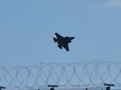 La guerra de EU e Israel contra Irán arrastra a Europa: bases en alerta y evacuación de ciudadanos