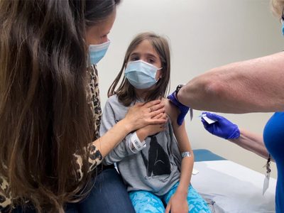 Reino Unido: estudiantes secundarios, los próximos en ser vacunados contra el virus