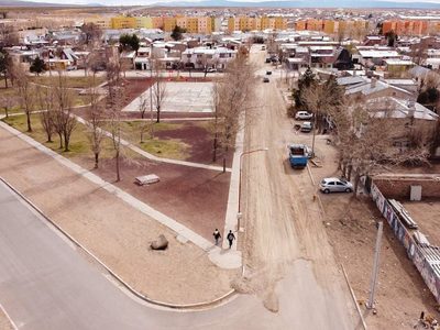 Más pavimento para los barrios de Zapala