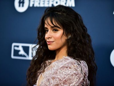 "En pleno estudio" Camila Cabello no se resiste al verle e ignora todo a su paso. ¿Tanto así?