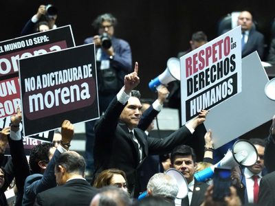 PRI intenta reventar la sesión del Congreso; Alito acusa a Morena de ser un cártel (Video)