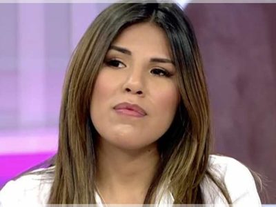 Isa Pantoja da la cara por su hermano y arremete duramente contra su madre, Isabel