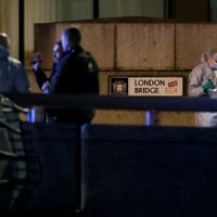 Abaten a sospechoso de ataque con cuchillo en el Puente de Londres (Video)