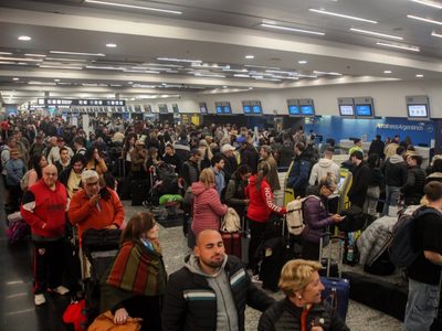 Pilotos de Aerolíneas Argentinas llevan a cabo un paro de 9 horas este viernes