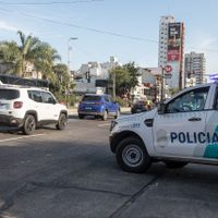 Un joven delincuente murió al intentar robarle a un policía