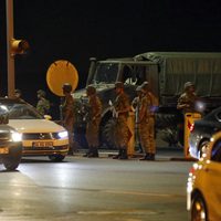Anuncian golpe militar en Turquía; el presidente pide resistencia