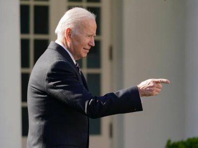 Biden expresa cautela ante el anuncio de Rusia de repliegue de tropas en Kiev