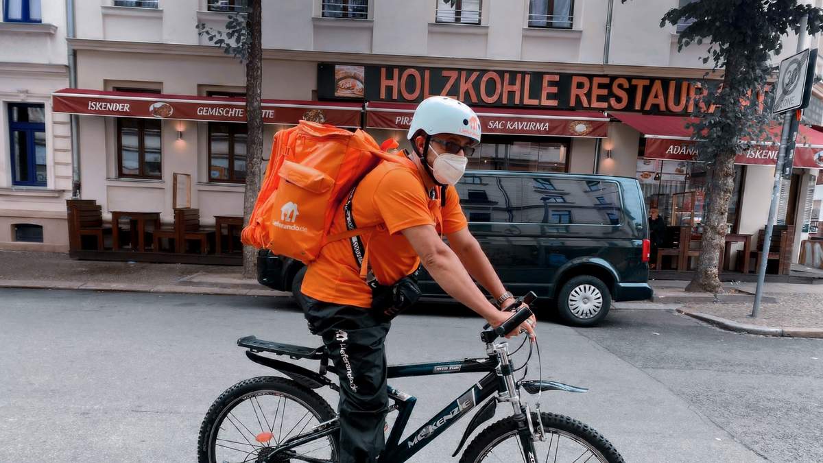 Sadaat, repartidor de pizzas en Alemania