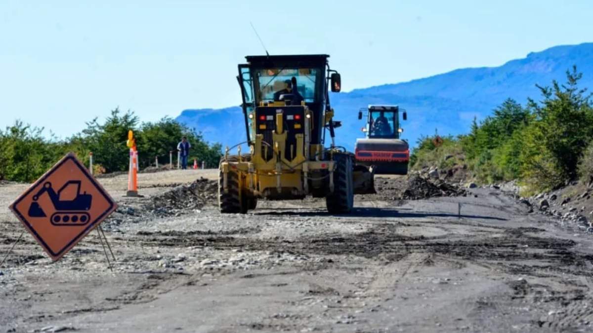 Obras en la ruta 60 cerca del paso Mamuil Malal Fuente: (Neuquén Informa)