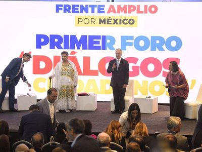 Reconciliación con el PRD y críticas a AMLO marcan el primer foro del Frente Amplio
