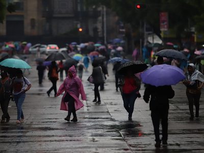 Ciclón amaga en el Pacífico el fin de semana: lluvias fuertes de viernes a lunes en estas entidades